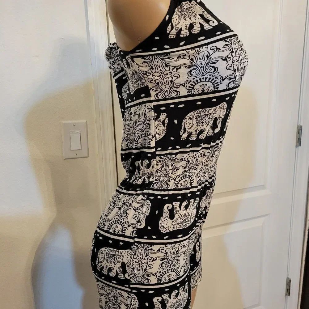 BLACK/WHITE CASUAL ROMPER  - Picture 8 of 13